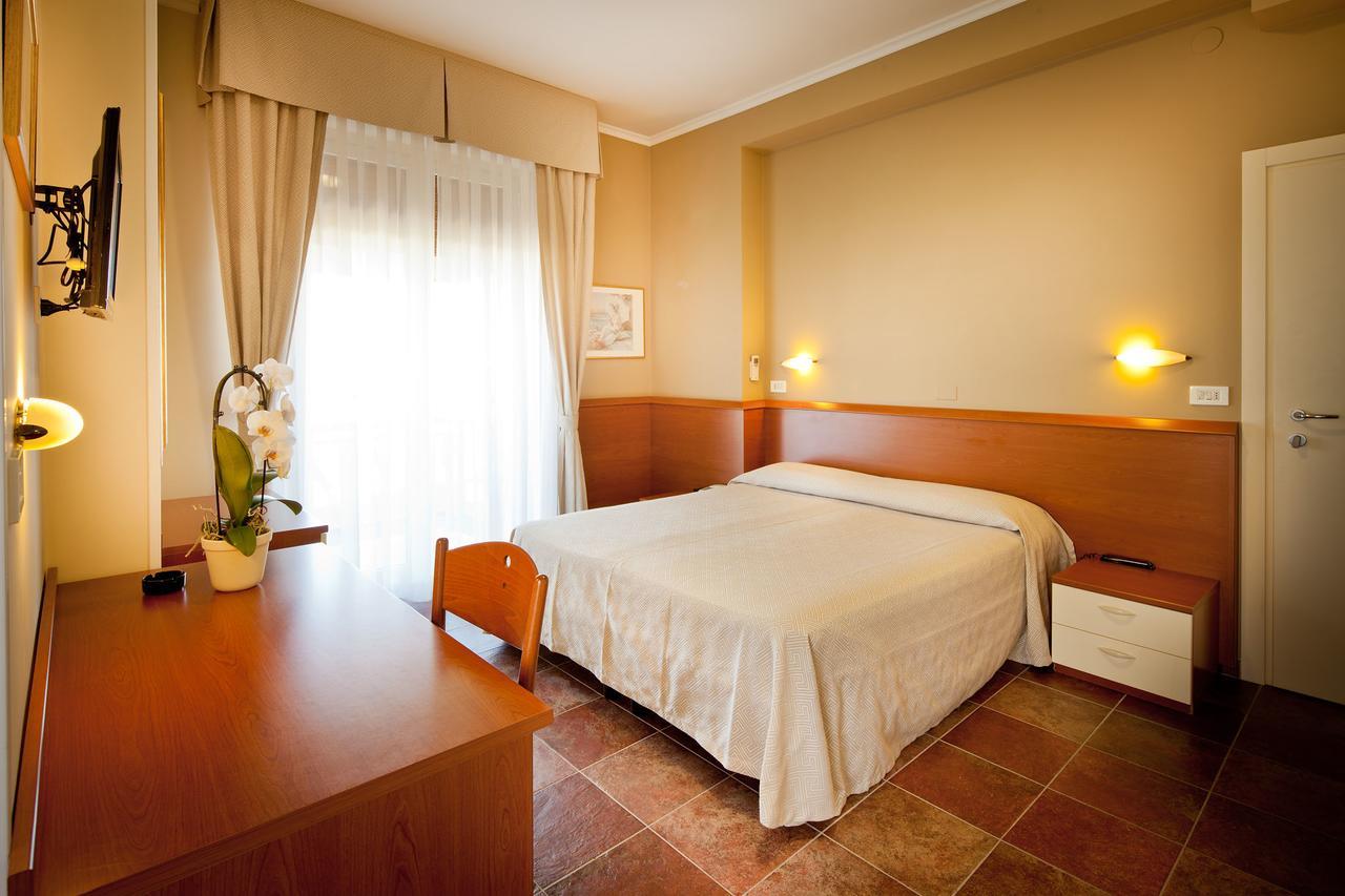 Hotel Beaurivage Fano Dış mekan fotoğraf