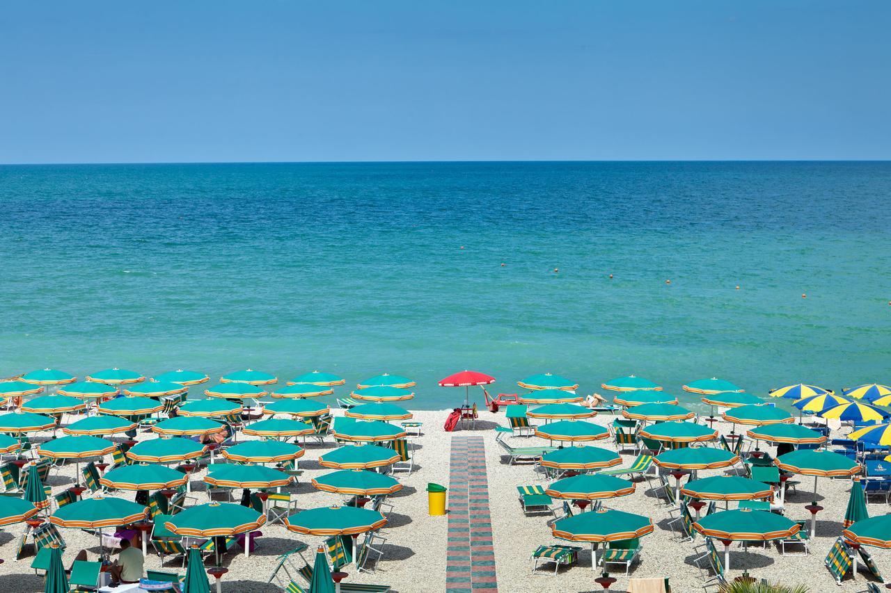 Hotel Beaurivage Fano Dış mekan fotoğraf